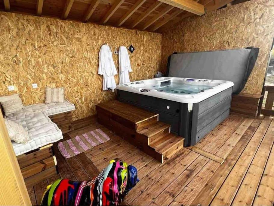 Gite A La Ferme Avec Jacuzzi Et Piscine Chauffee Saint-Felix-de-Tournegat 외부 사진